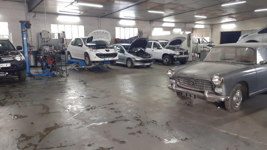 Garage automobiles à reprendre - Ariège